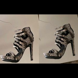 Multistrap Platforms